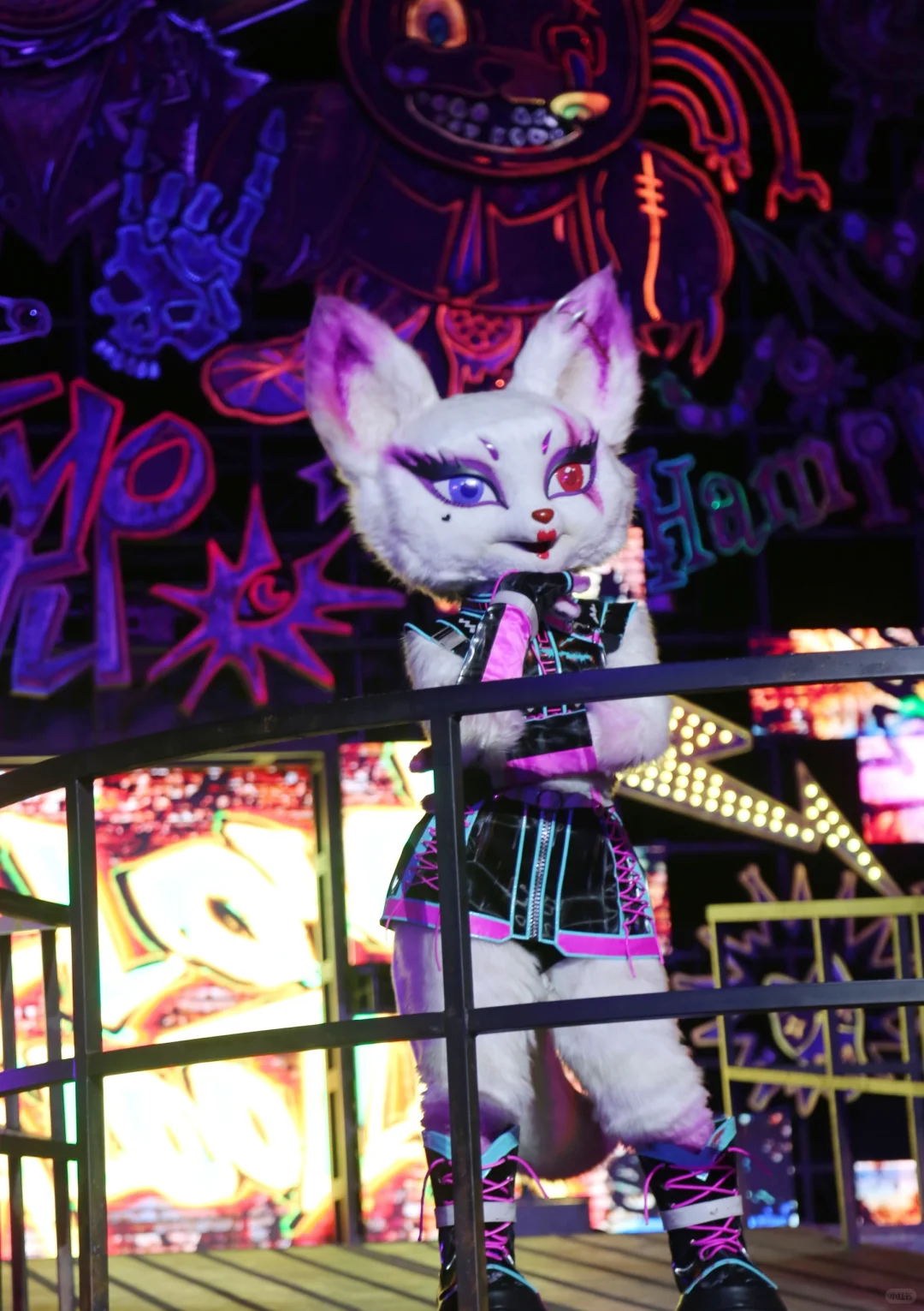 妩媚多姿妖娆魅力四射的诡魅狐带你跳起来~