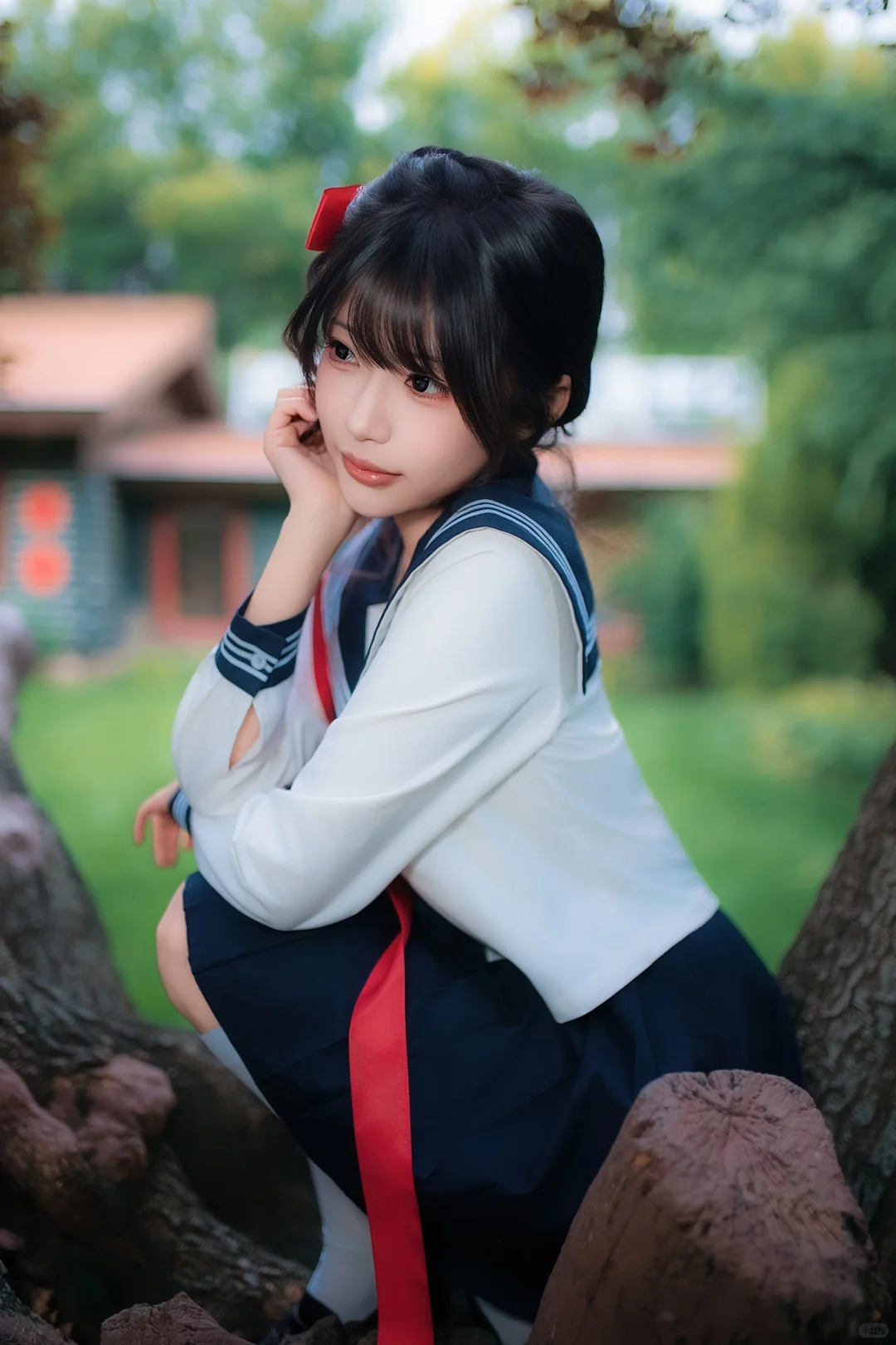 穿JK在公园拍写真，是不是闯进了日漫世界