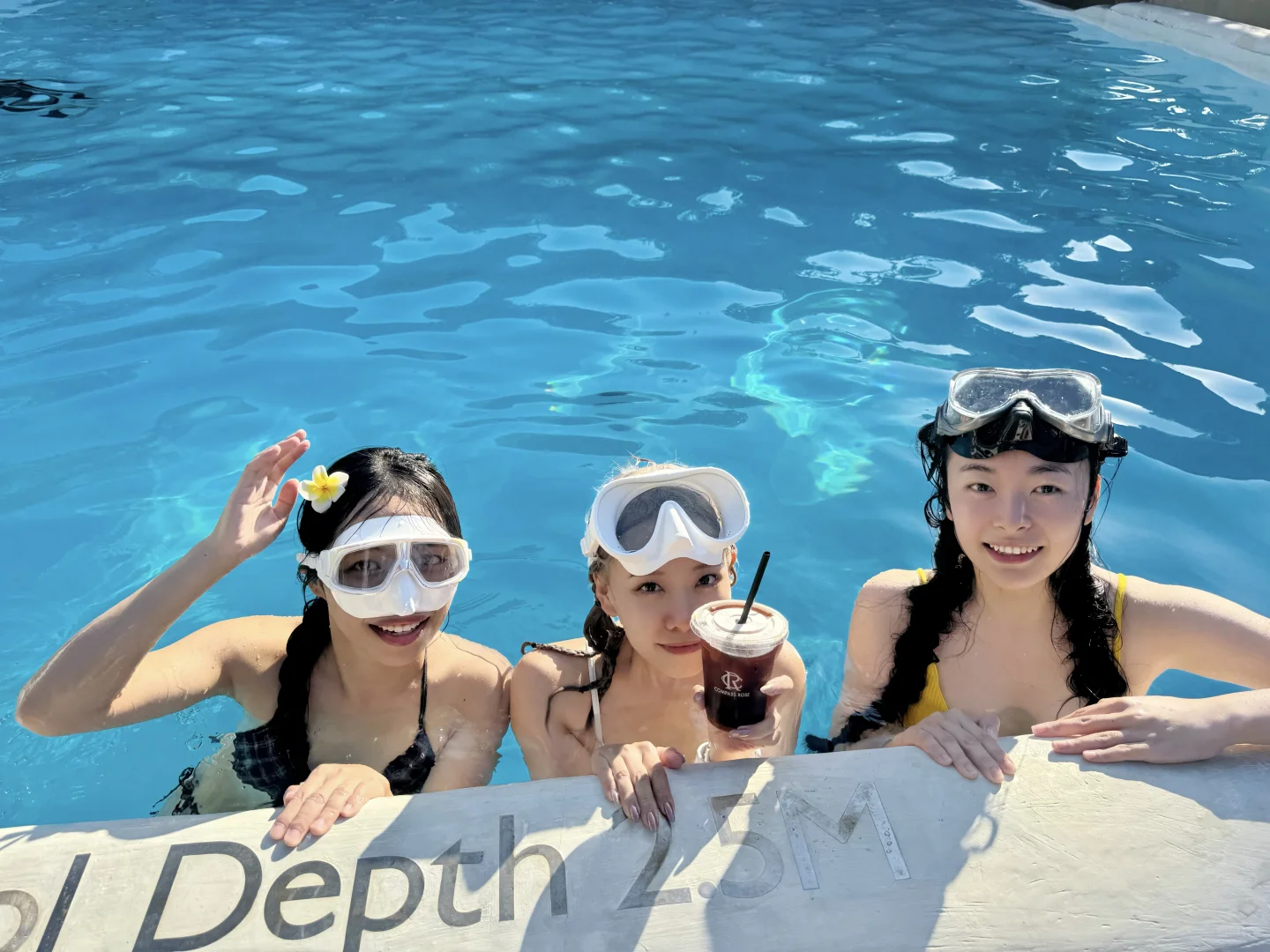 跟比基尼美女在一起的快乐