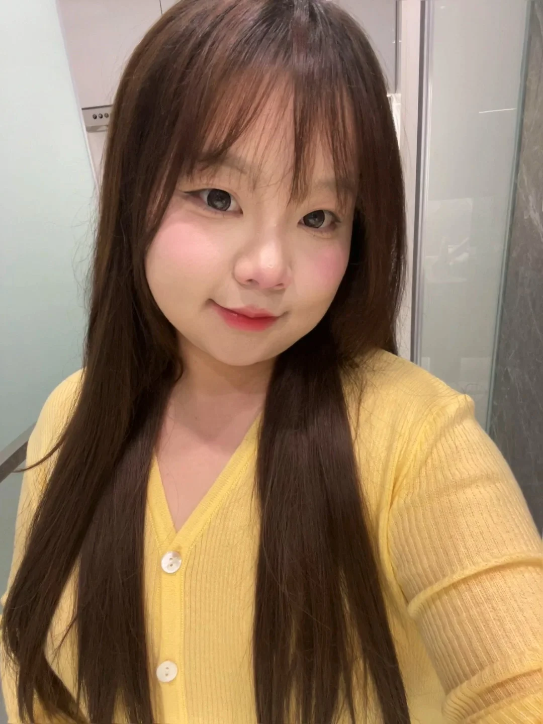 素颜长这样😭能算美女吗？能和帅哥恋爱吗？