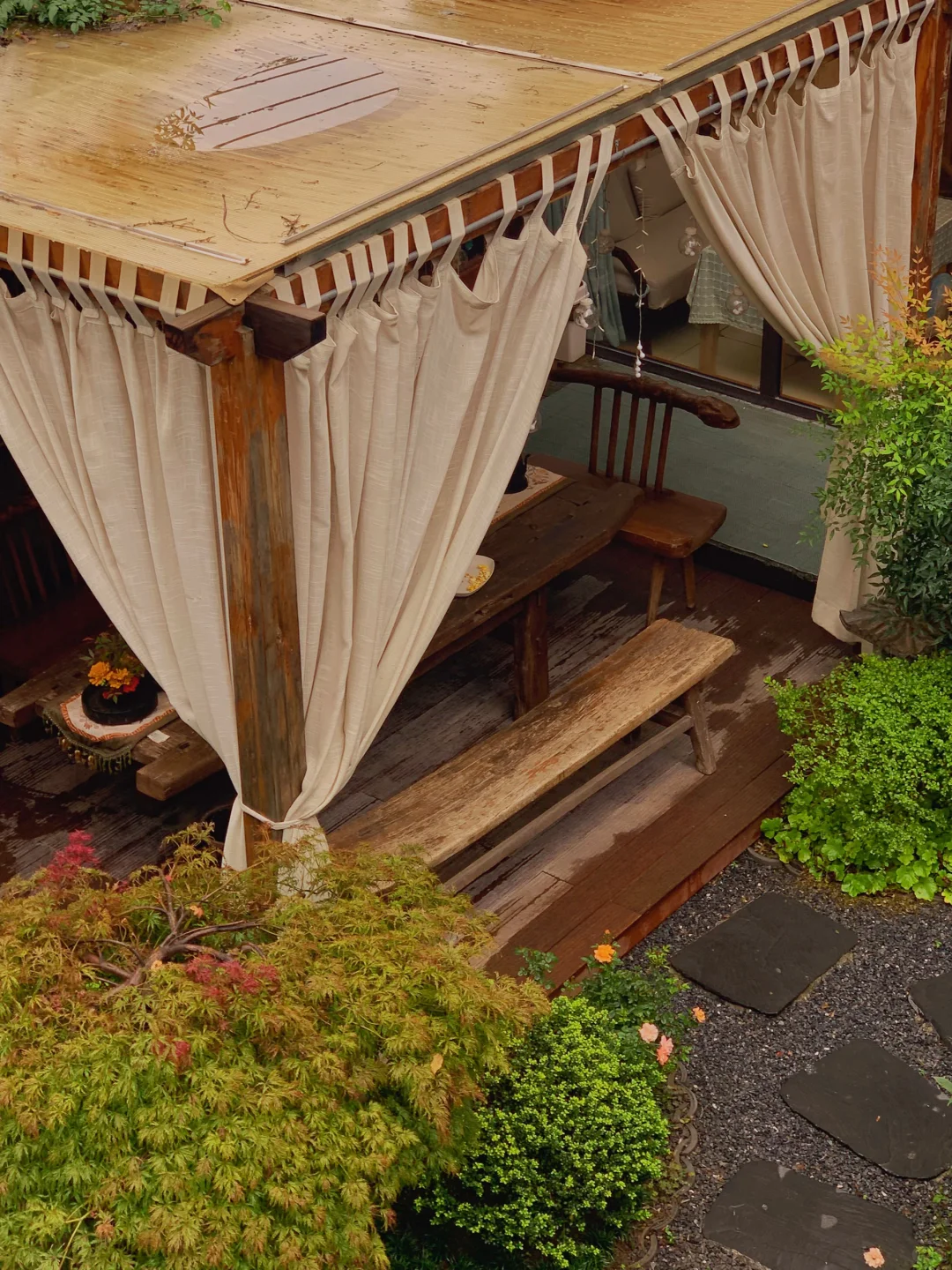 我看青山多妩媚，料青山看我应如是