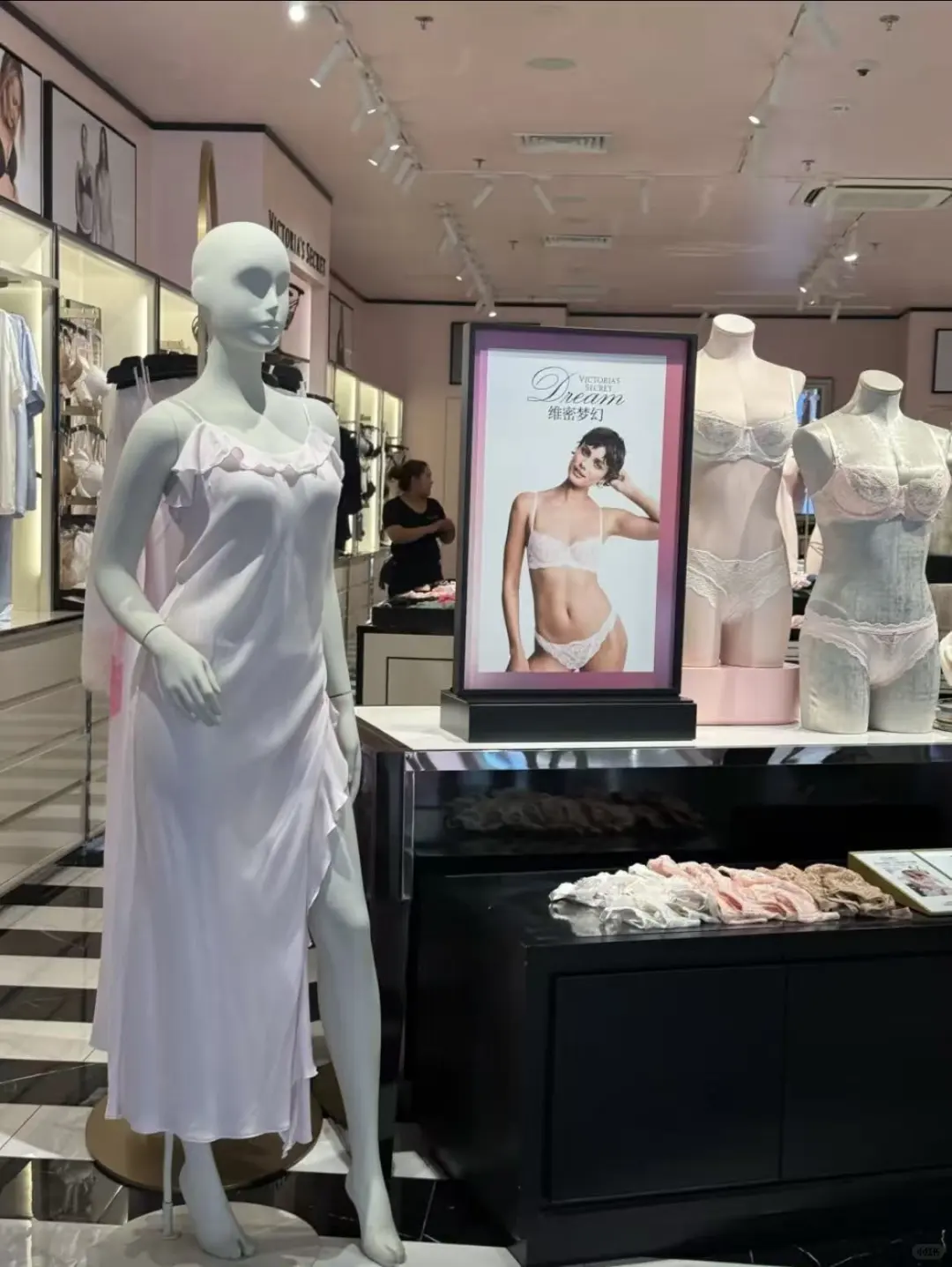维密维秘人台绝绝子！性感曲线超诱惑🔥