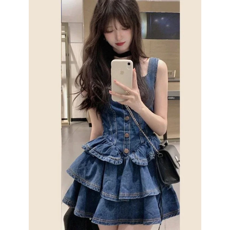 牛仔裙超显白～