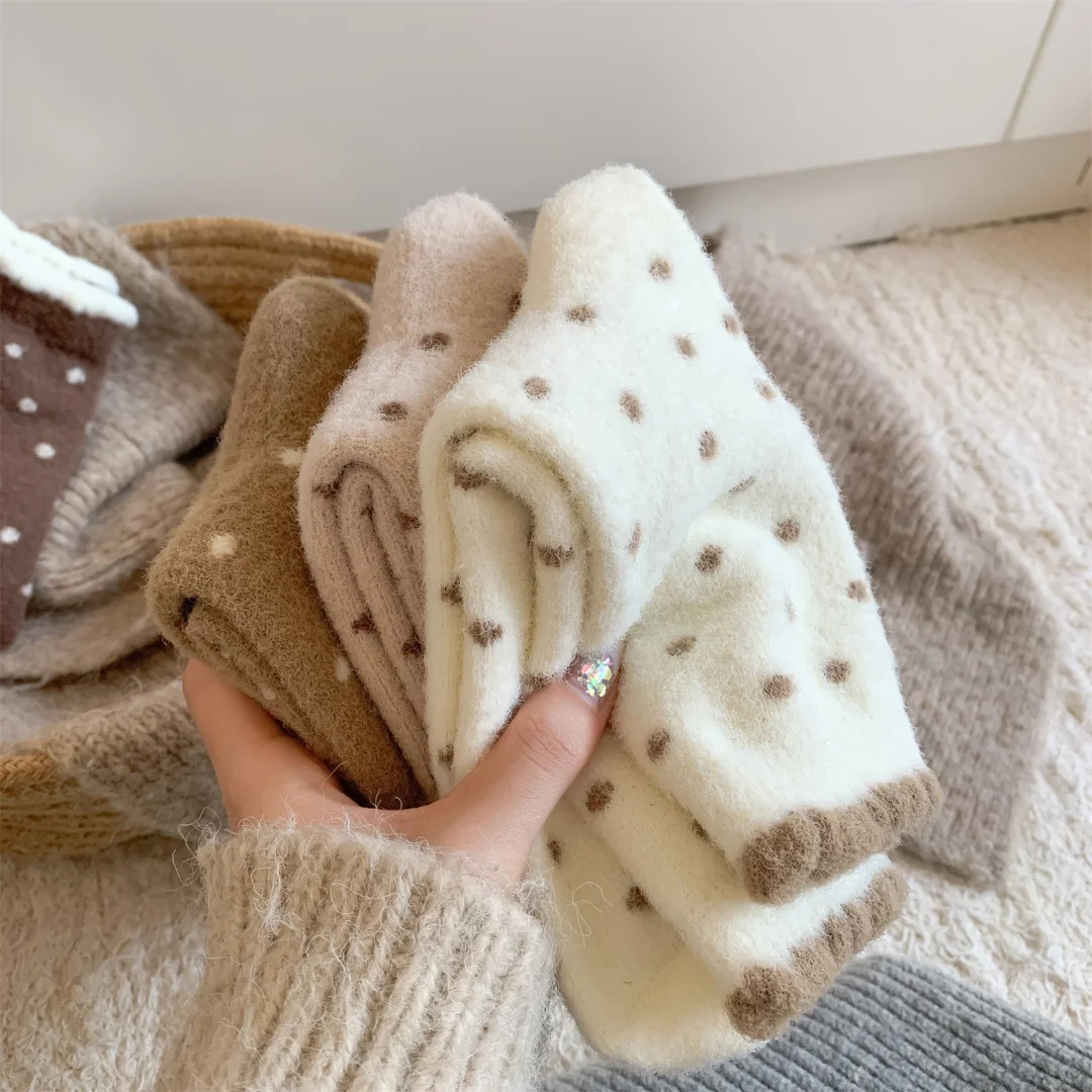 秋冬刚需！这波点袜把“温柔”焊在脚上了