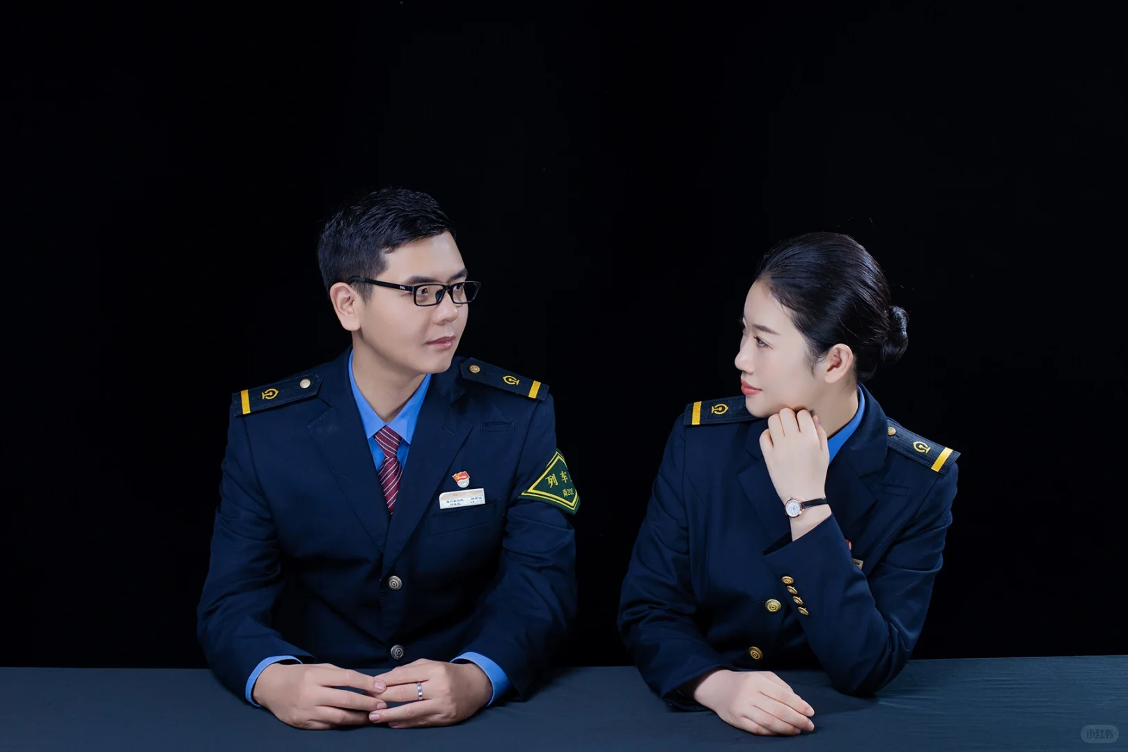 高铁乘务制服照