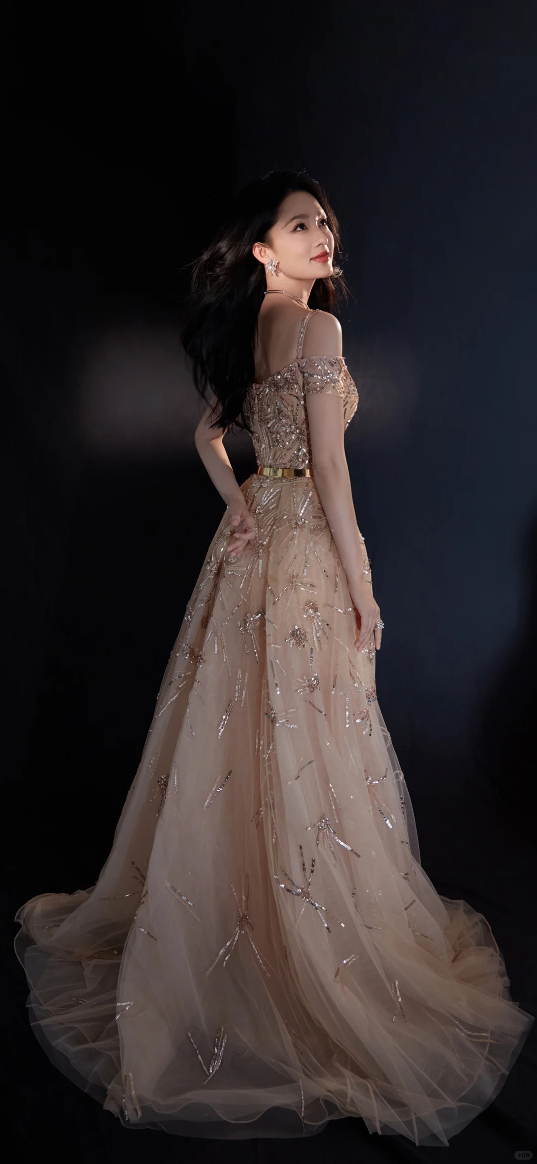 💕美到尖叫！李沁壁纸，每一张都超惊艳