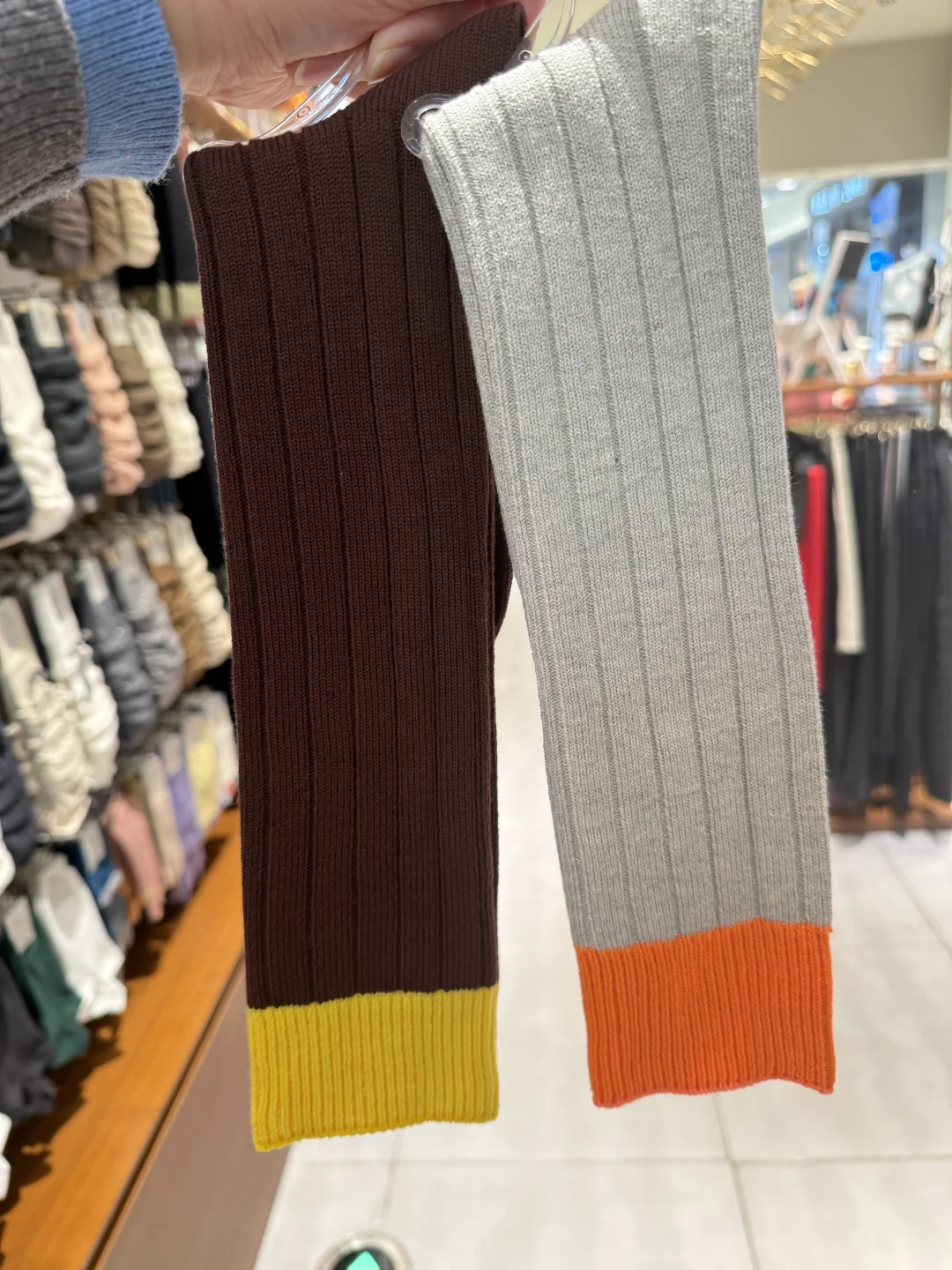 Tabio拼色膝下袜