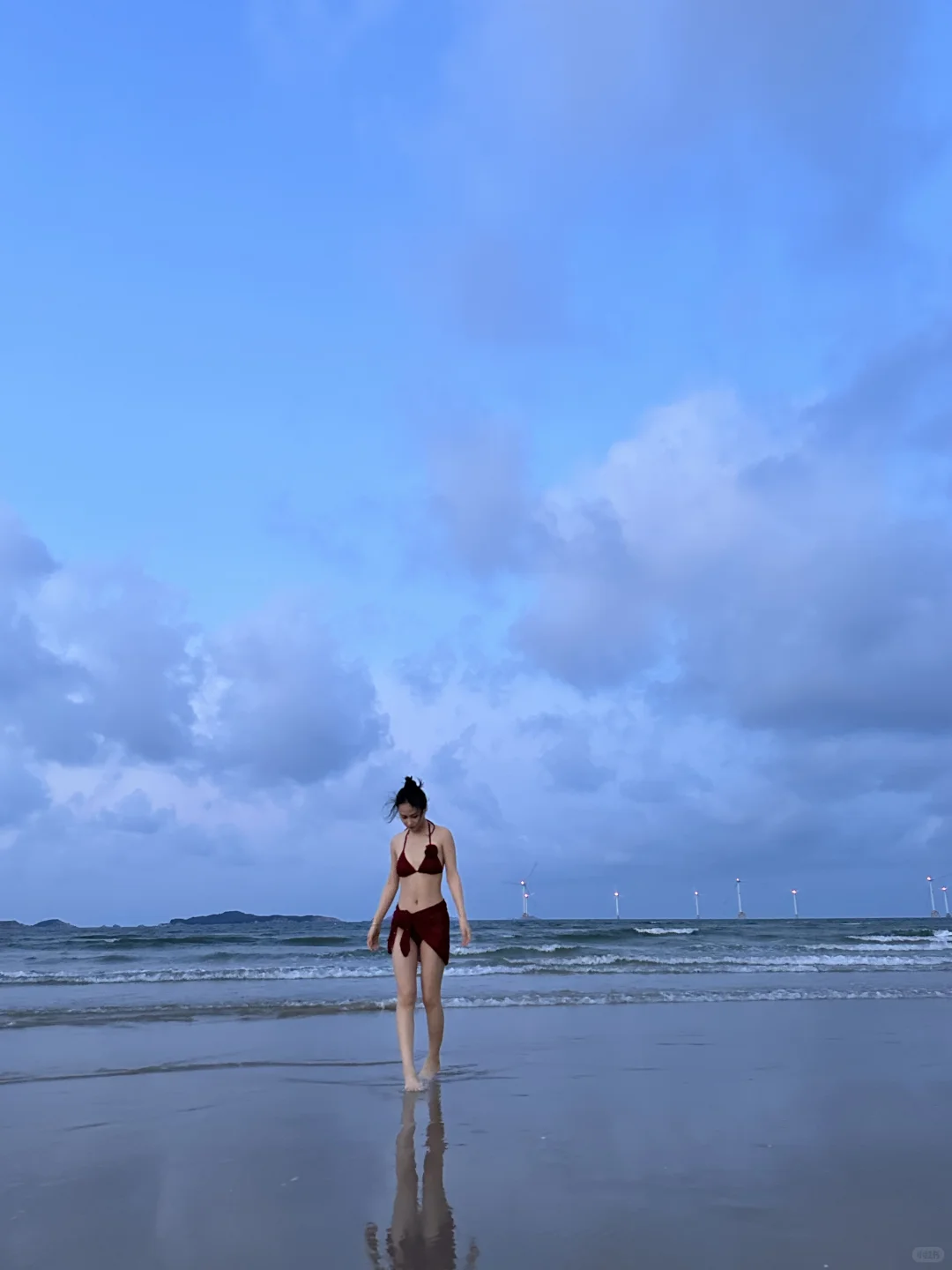 第一次穿比基尼还是有点不好意思