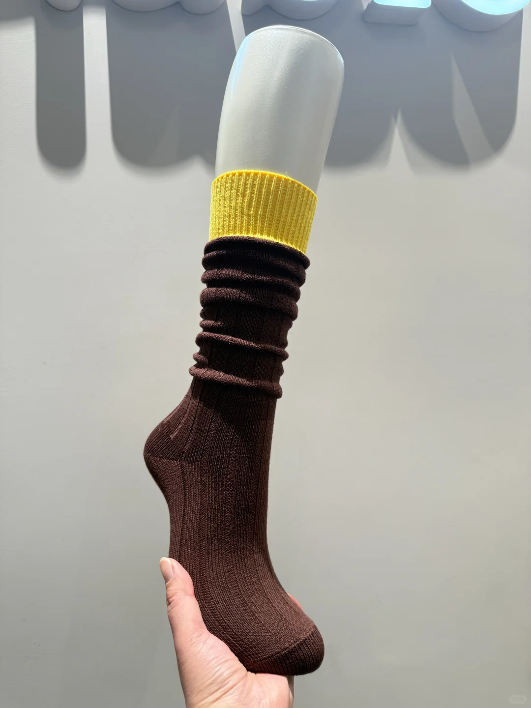 Tabio拼色膝下袜