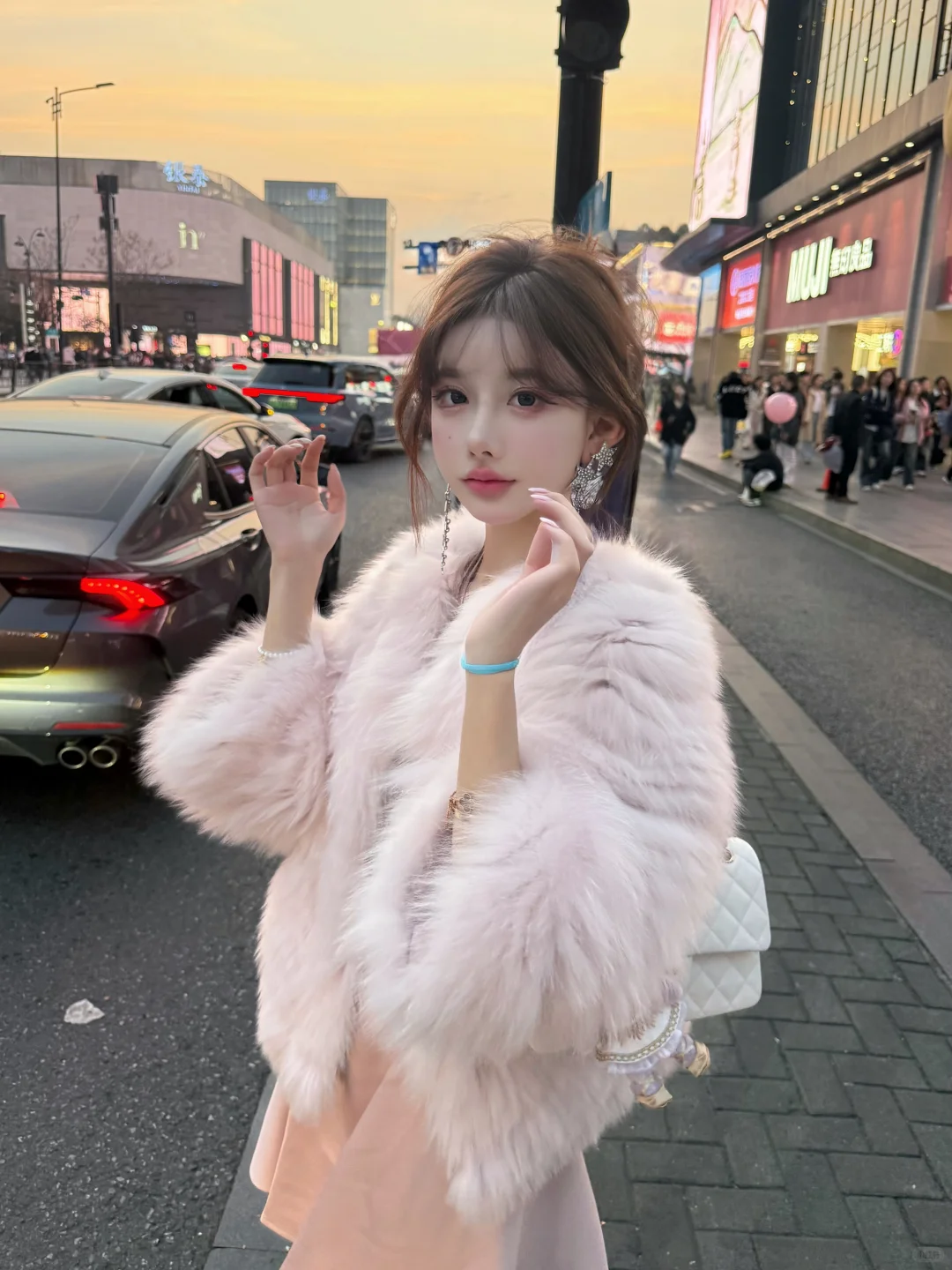 真的有人年纪大了也还在装嫩吗