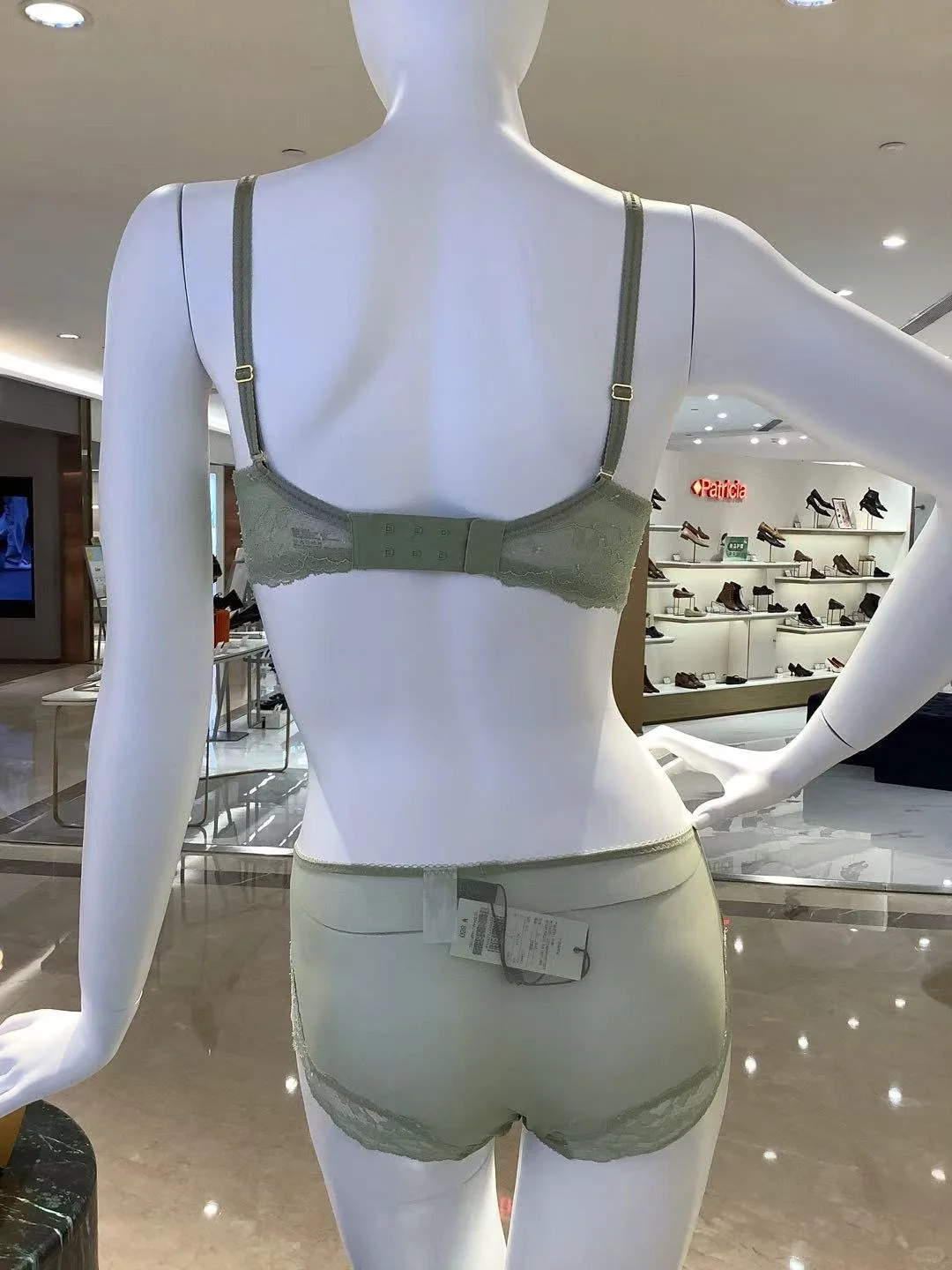 小胸美眉的秋季内衣穿搭～