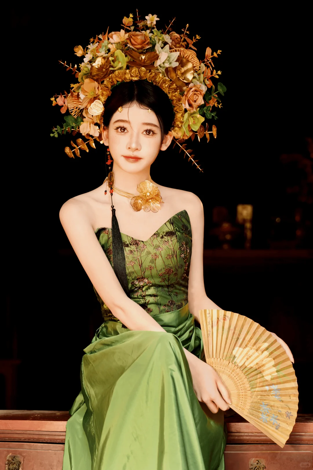 散发着精致与华美的绿色礼服簪花💐