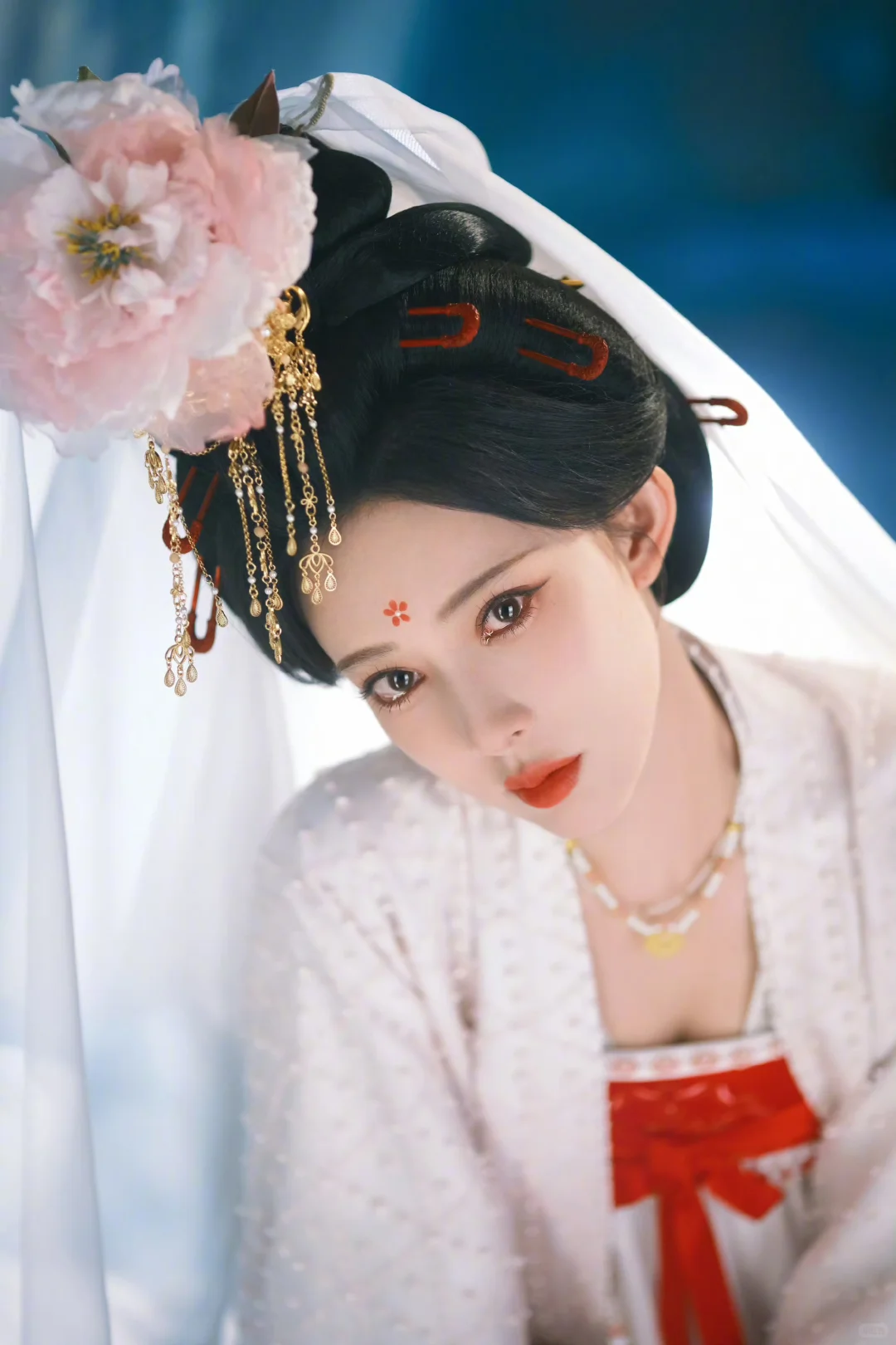 真的被这个妆造美到了～～～