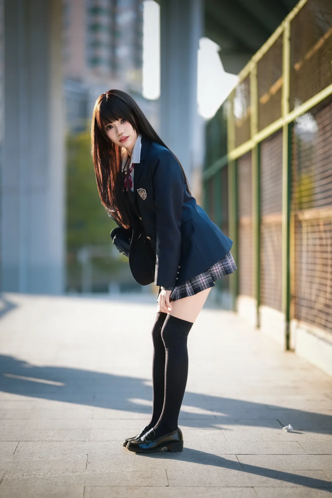 光影交织下的JK制服少女-时尚与青春的碰撞