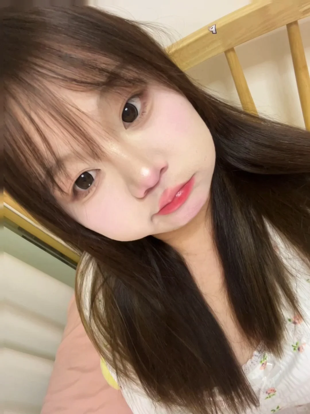 素颜长这样😭能算美女吗？能和帅哥恋爱吗？