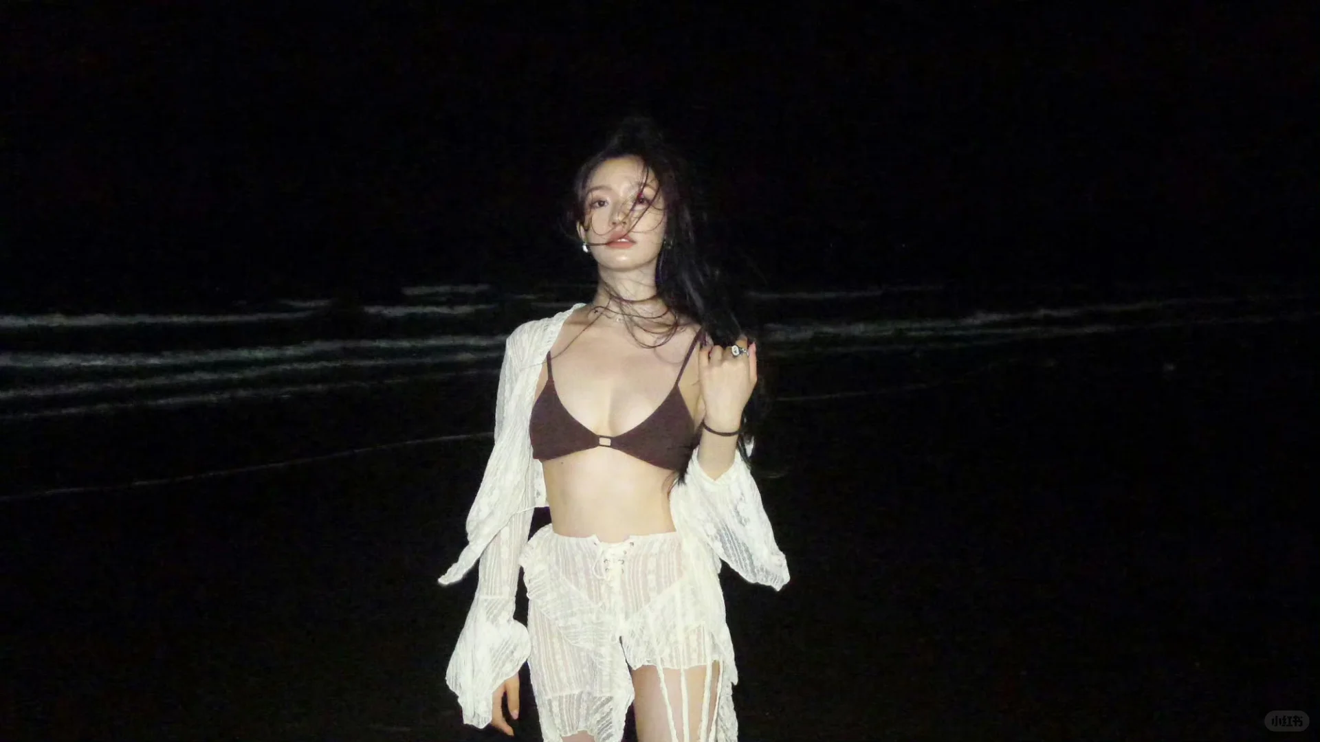 林允最新泳装物料