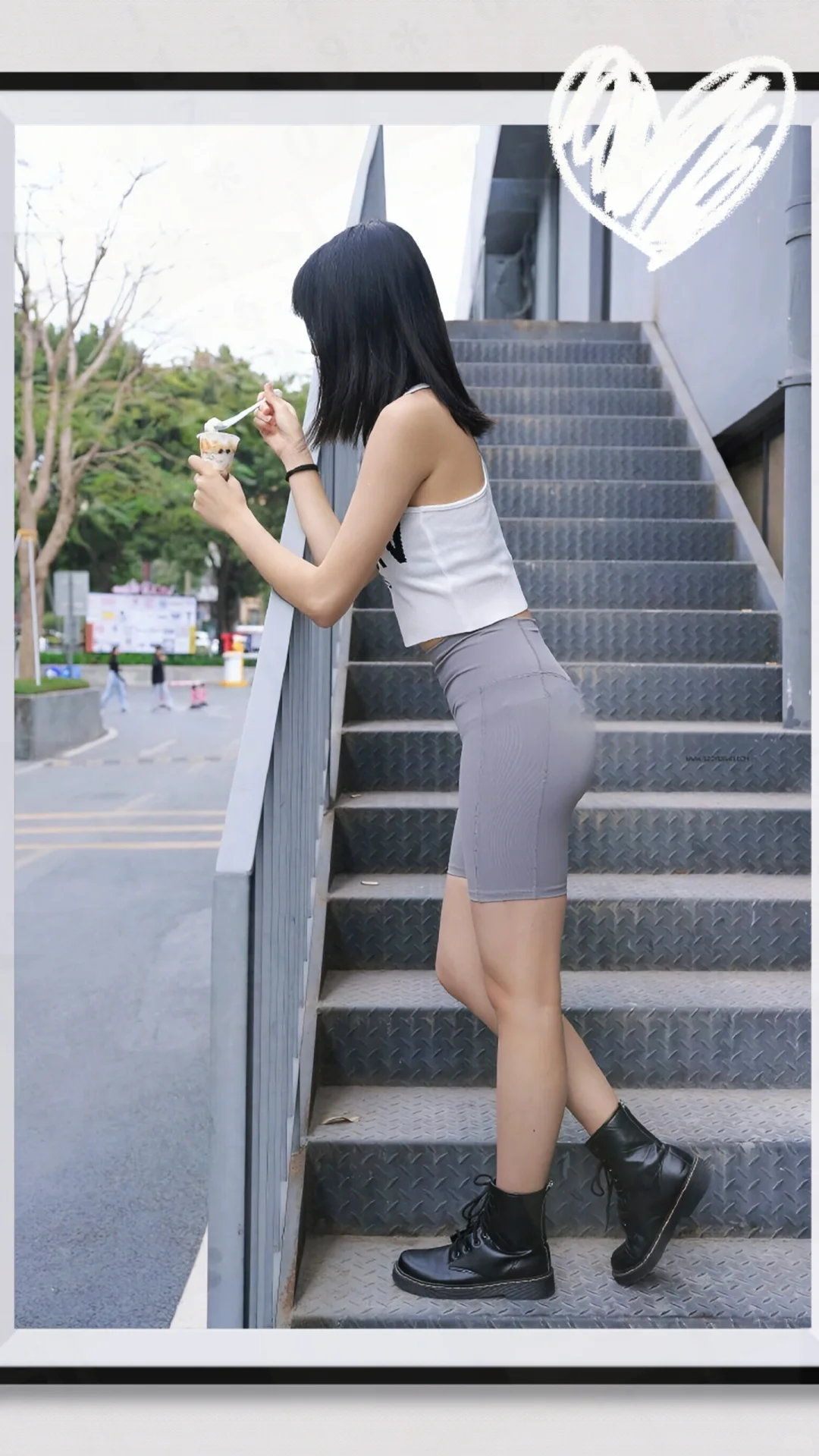 这样清纯的女孩纸现在很少了