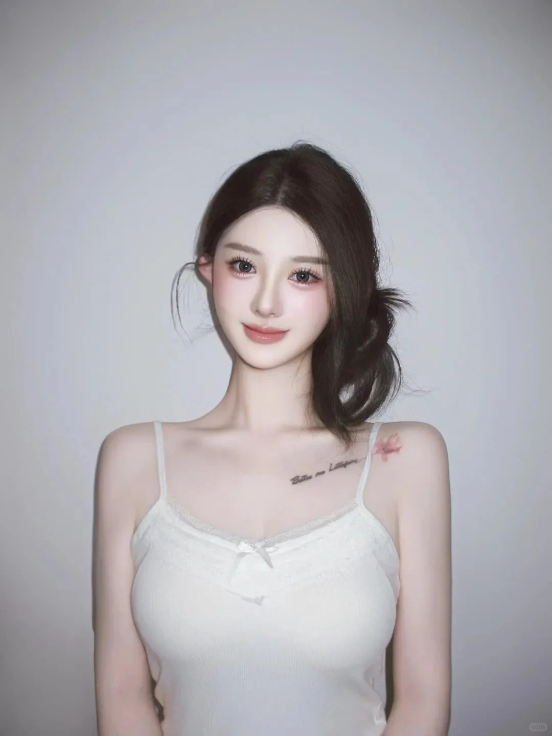 美艳动人，白到发光，这样女人是谁的小娇妻