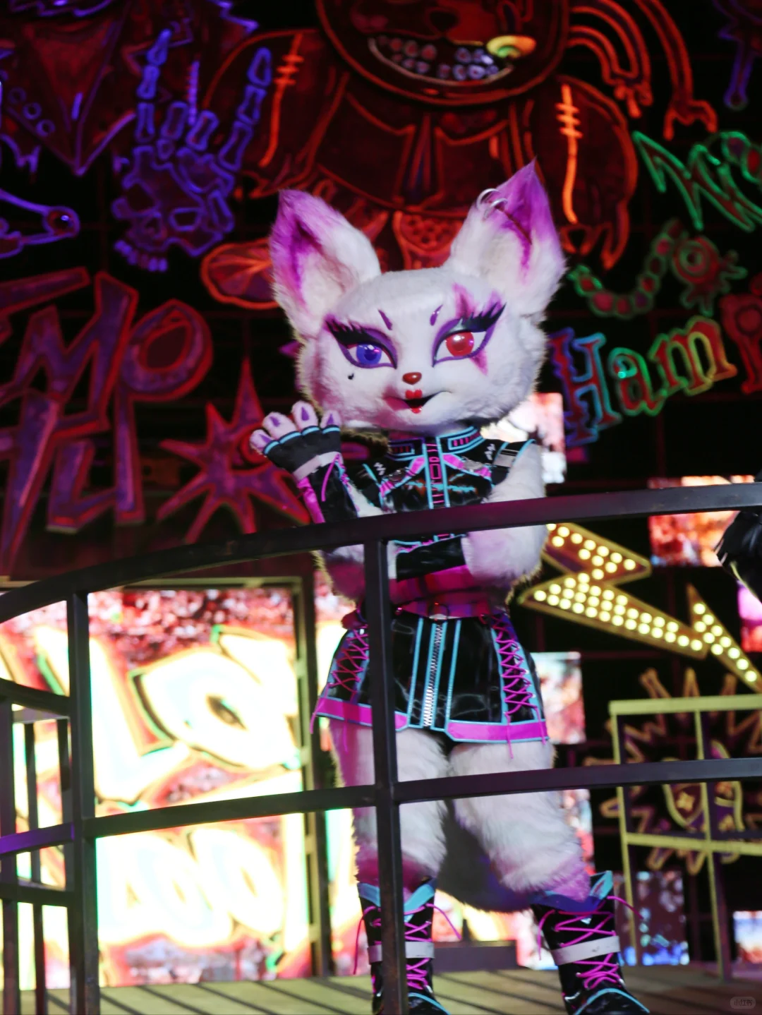 妩媚多姿妖娆魅力四射的诡魅狐带你跳起来~