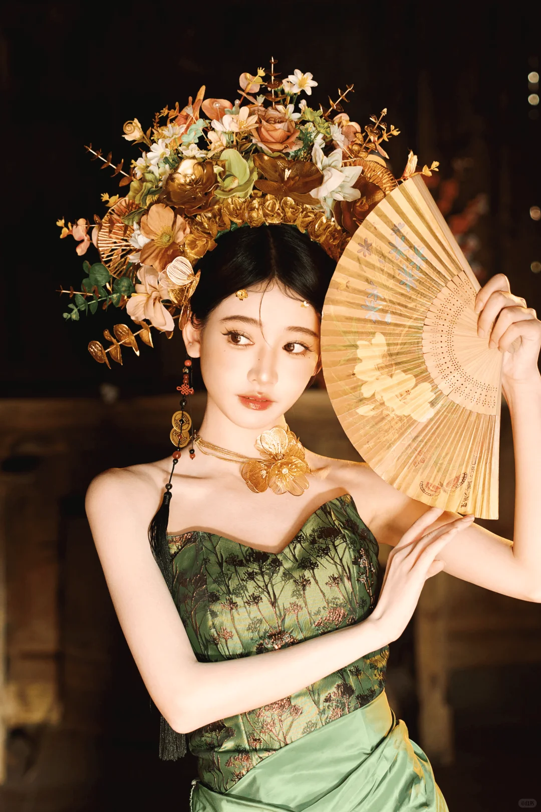 散发着精致与华美的绿色礼服簪花💐