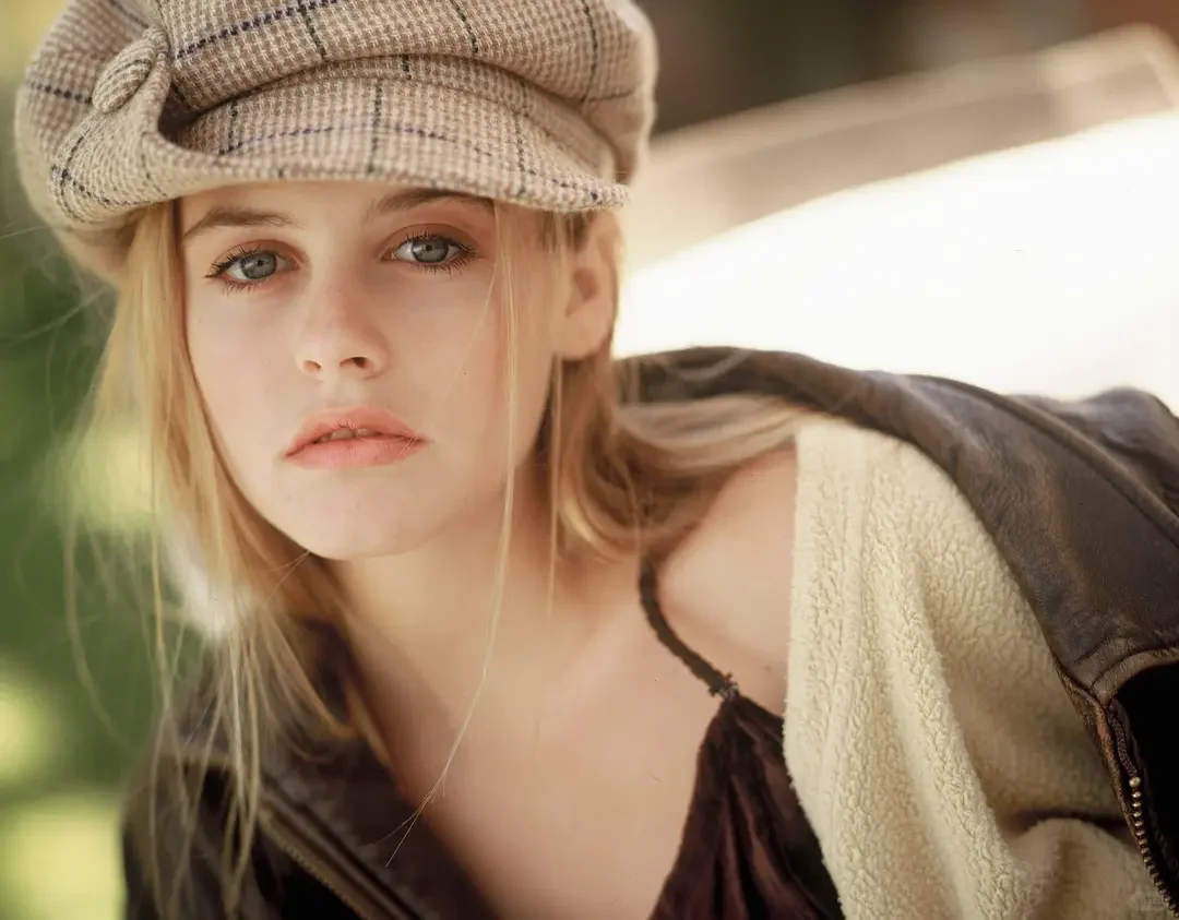 艾丽西亚·西尔维斯通｜她为何选择“消失”？