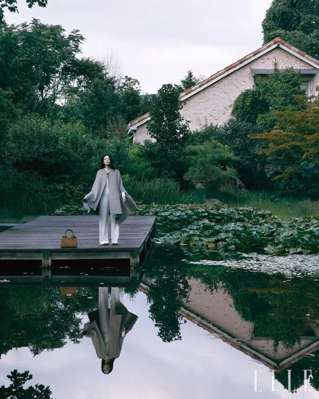 54岁“氧气女神”李英爱登ELLE时尚大片