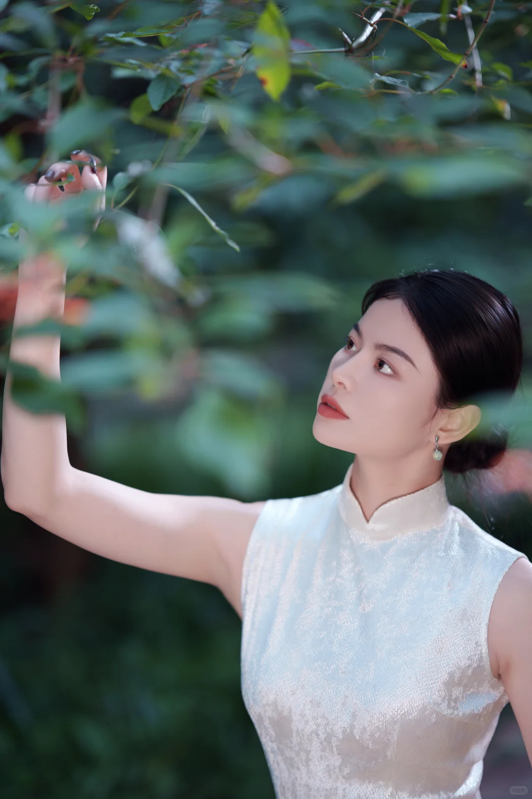 阴天也能拍出阳光感的旗袍