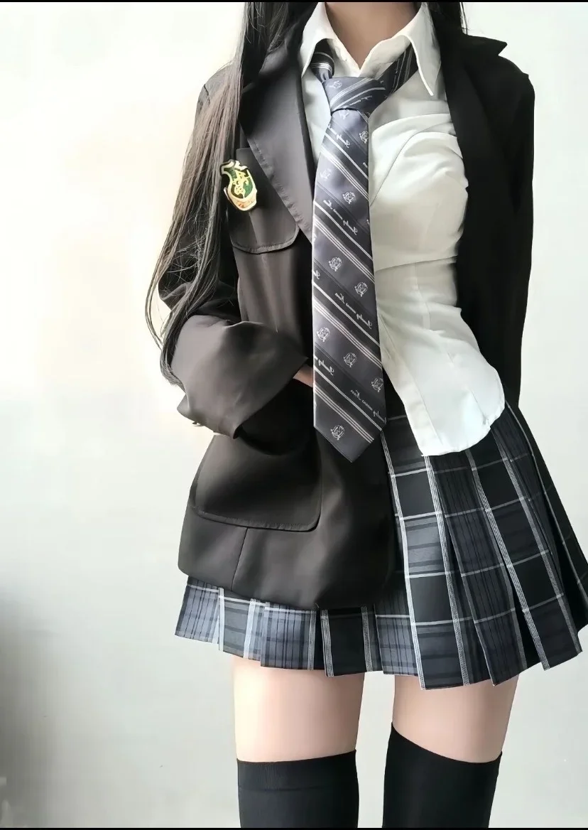 JK的自我修养：把阳光叠进裙褶里ฅ