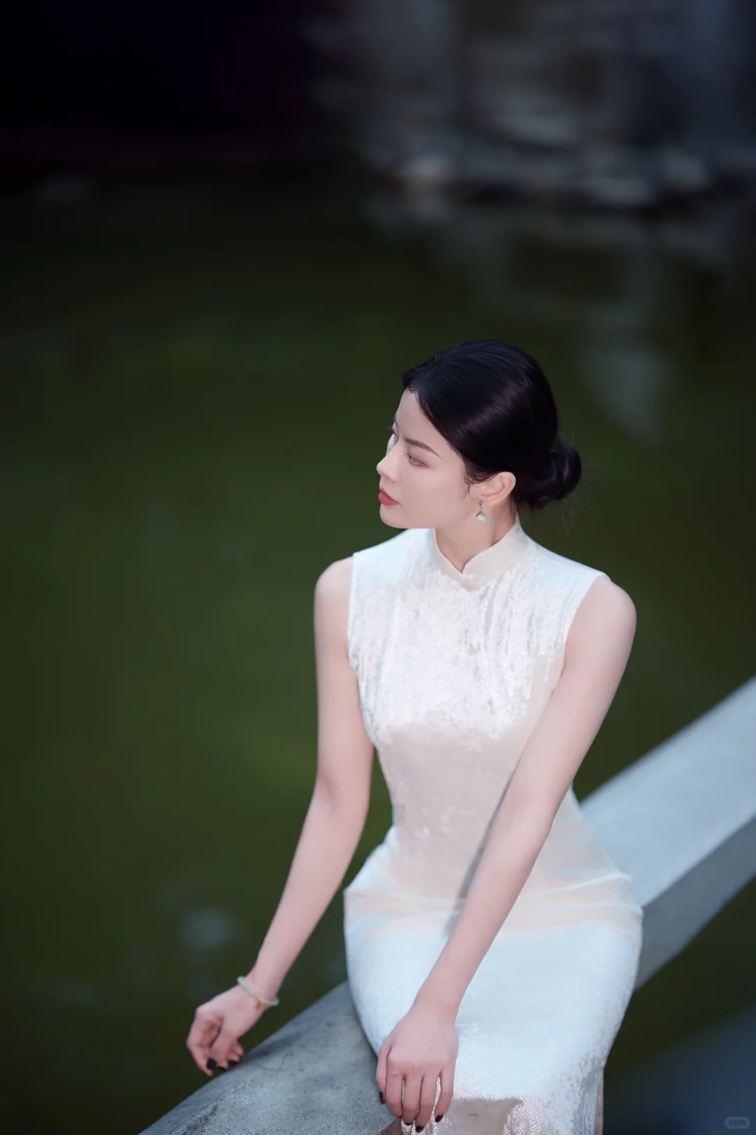 阴天也能拍出阳光感的旗袍