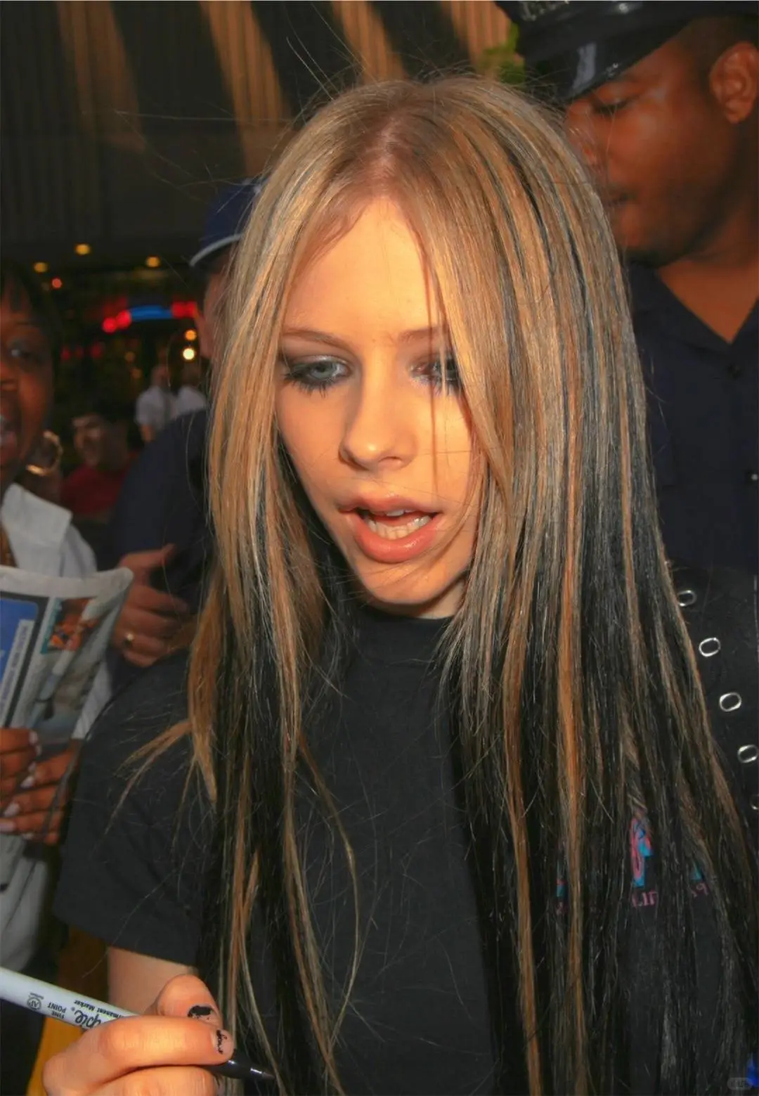 Avril LavigneⅠ鲨鱼般的侧颜