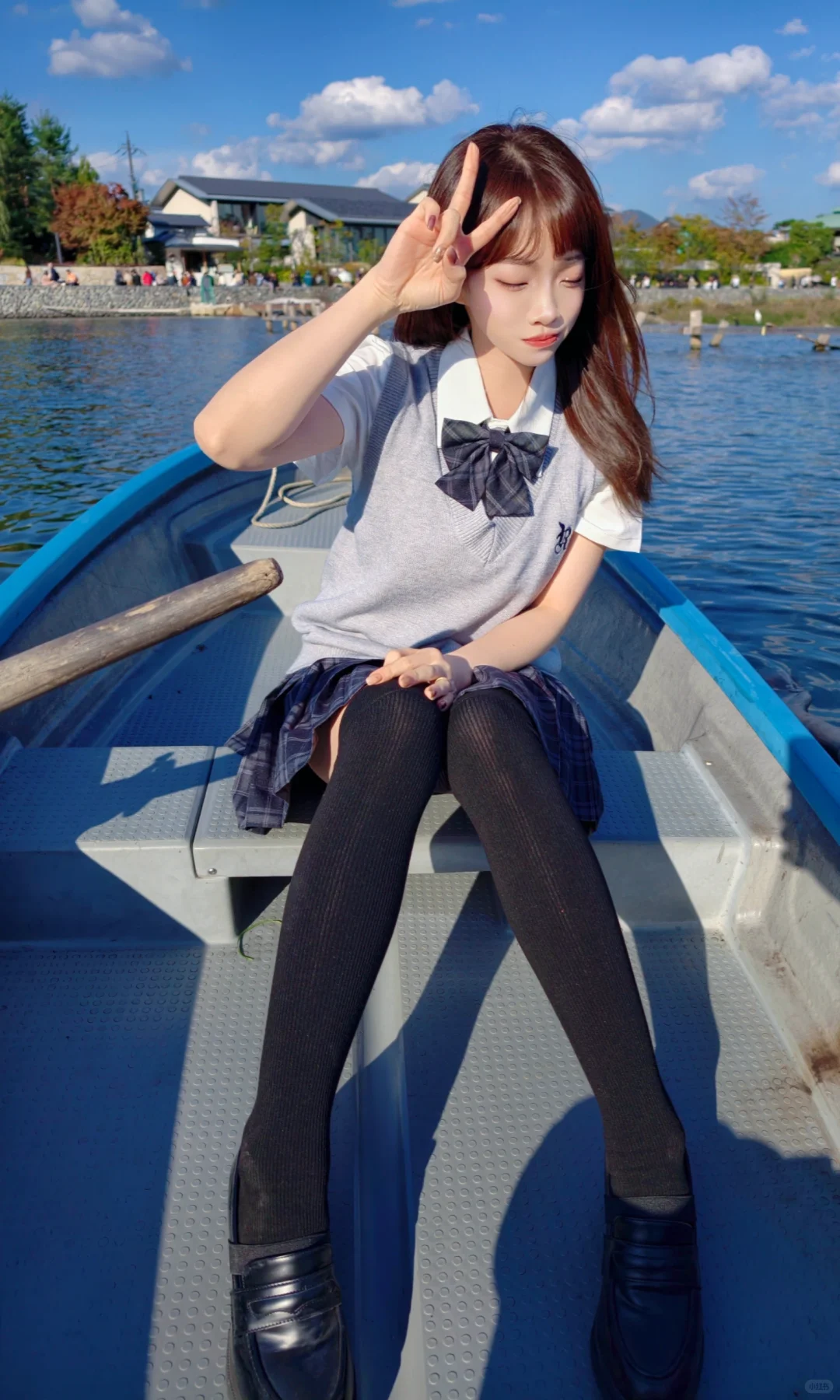 穿JK划船与无处安放的腿