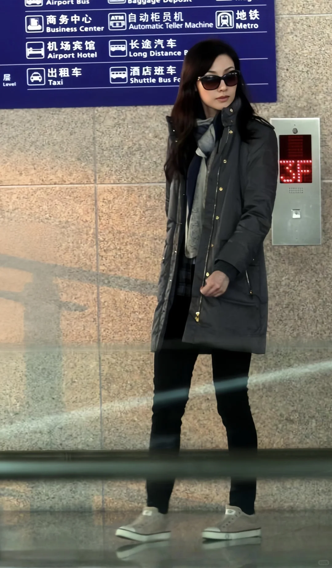 港媒镜头下的李嘉欣