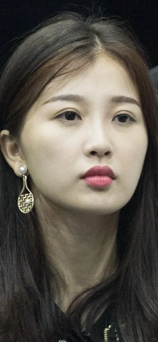 虞书欣早期 真清秀呀 美的