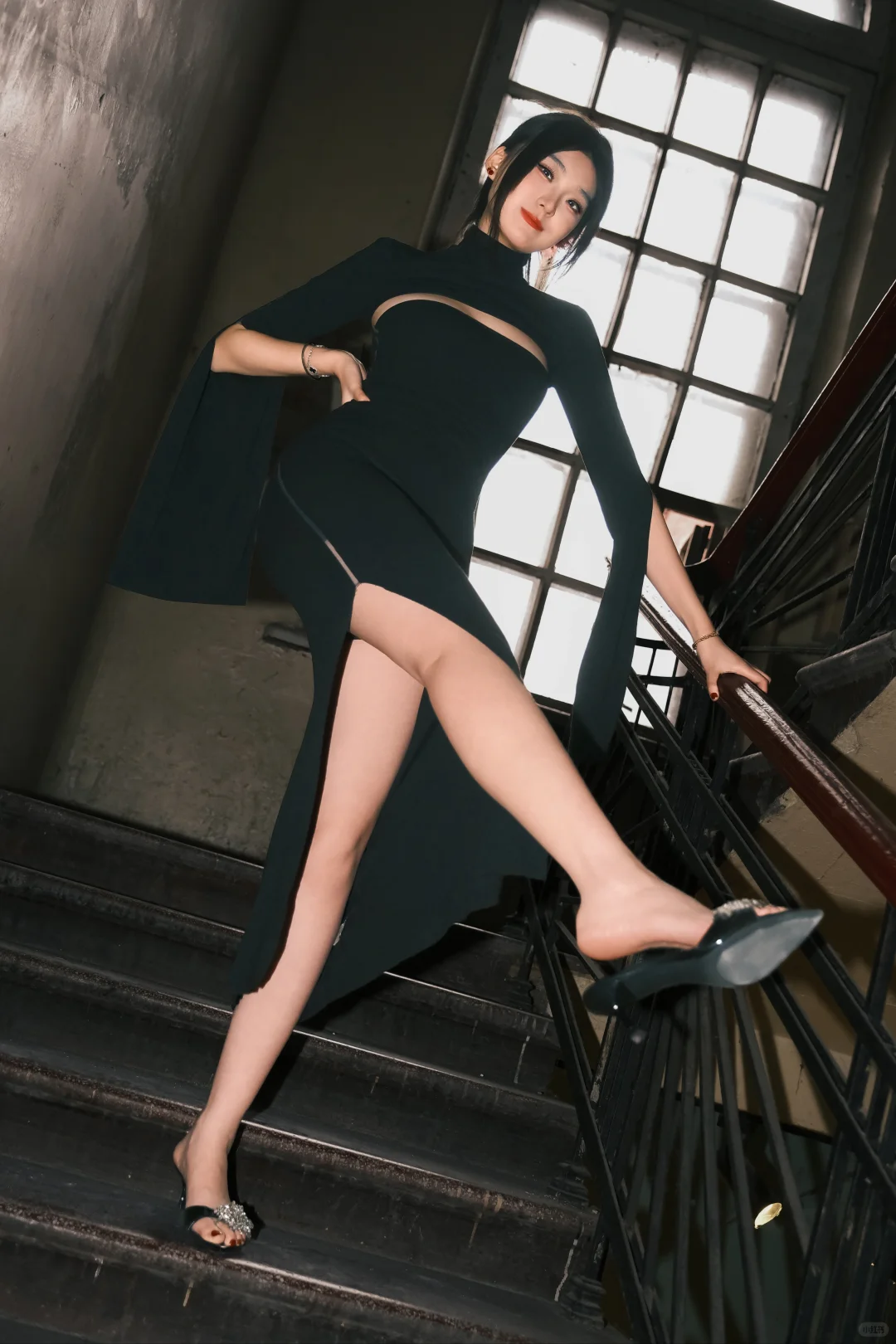 新中式旗袍杀疯了！把东方美穿成暗夜玫瑰