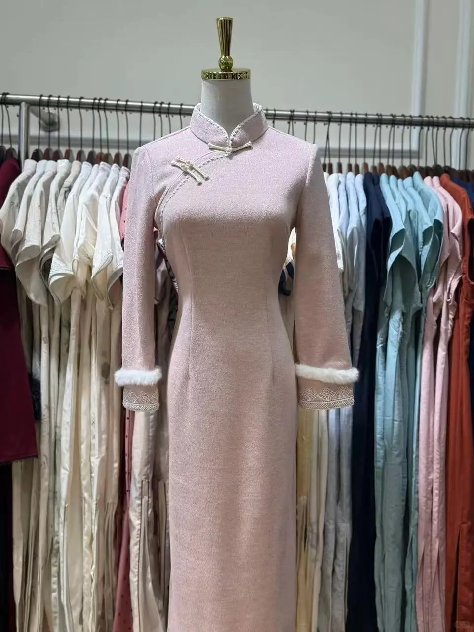 桂林正阳路旗袍100多，拿下三件，开心