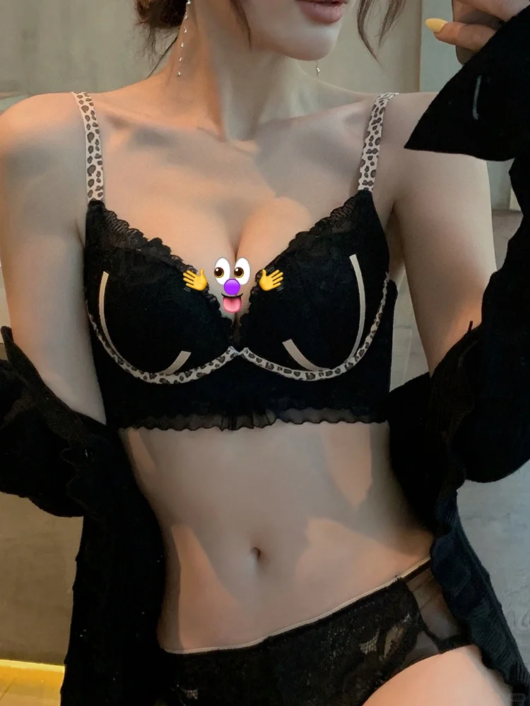 小胸上身直呼vocal！！黑色又纯又欲又撩