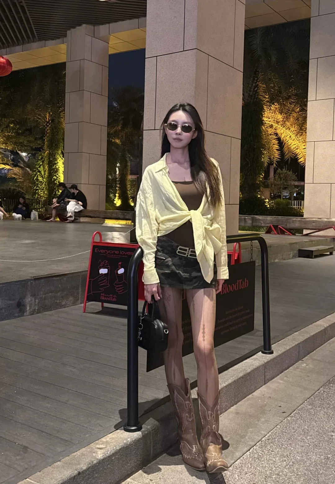 大学后时隔好久穿丝袜出街