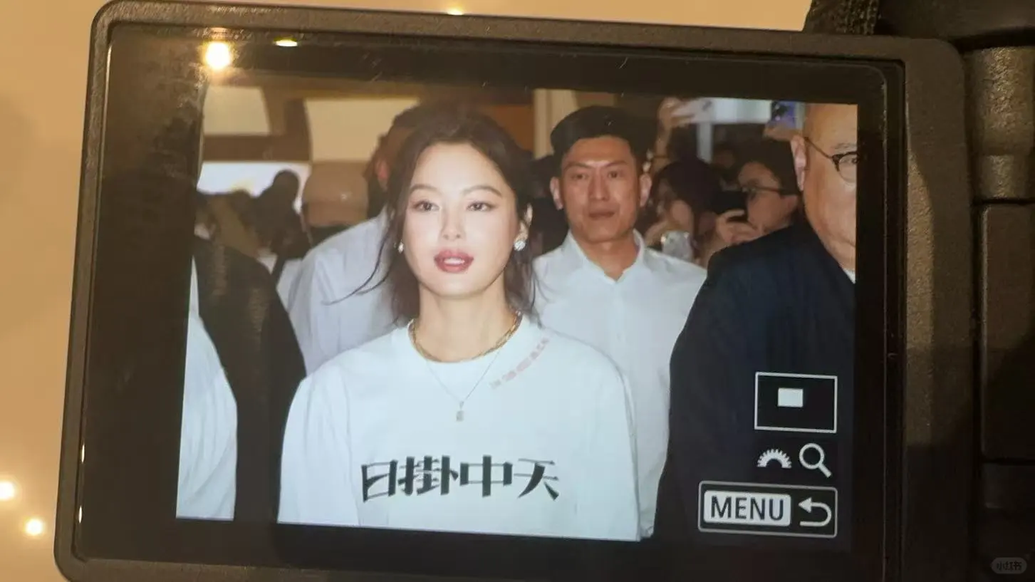 注意 前方美人出没～～