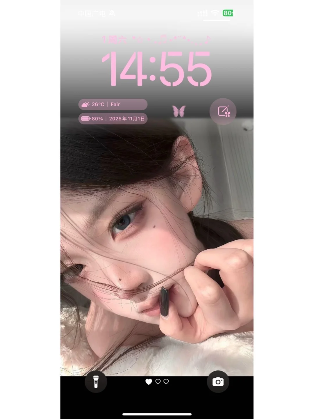 听说拿美女当壁纸也会越来越美～