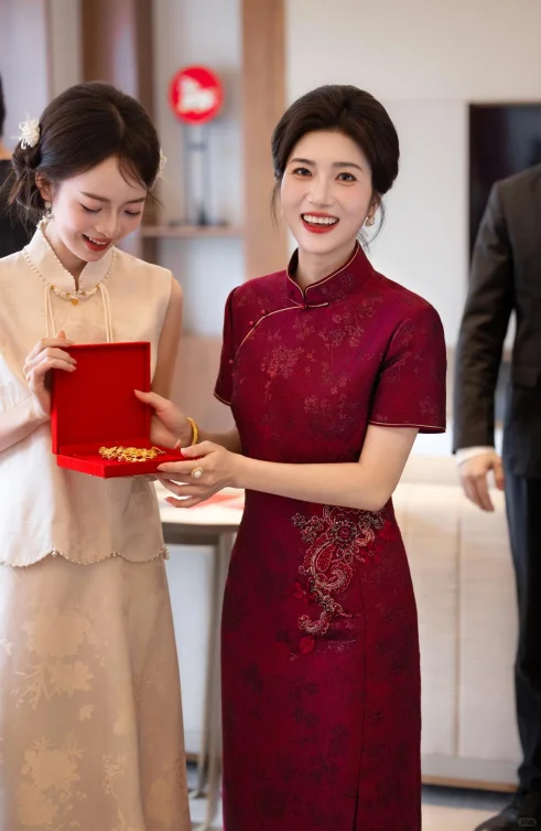 👗国庆婚礼妈妈装攻略！这6套高级又百搭