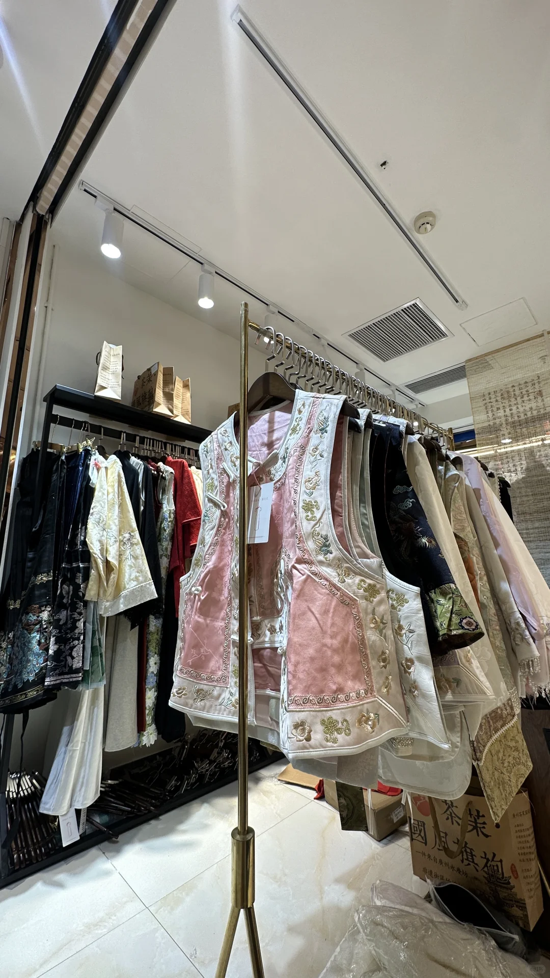 有实力‼️旗袍店开在珠海却明码标价99/件