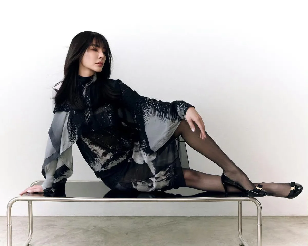 Faye Peraya与Ferragamo 优雅妩媚😍🌻