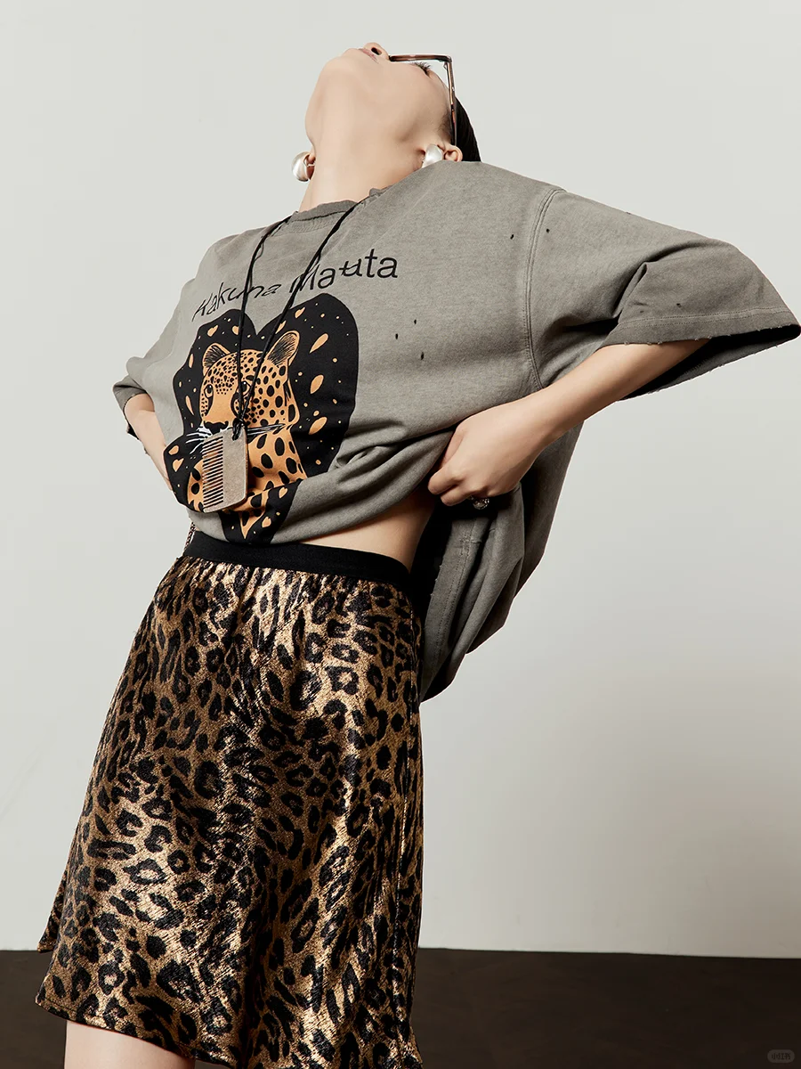夏季穿搭 | 豹纹印花T恤酷飒十足😎！
