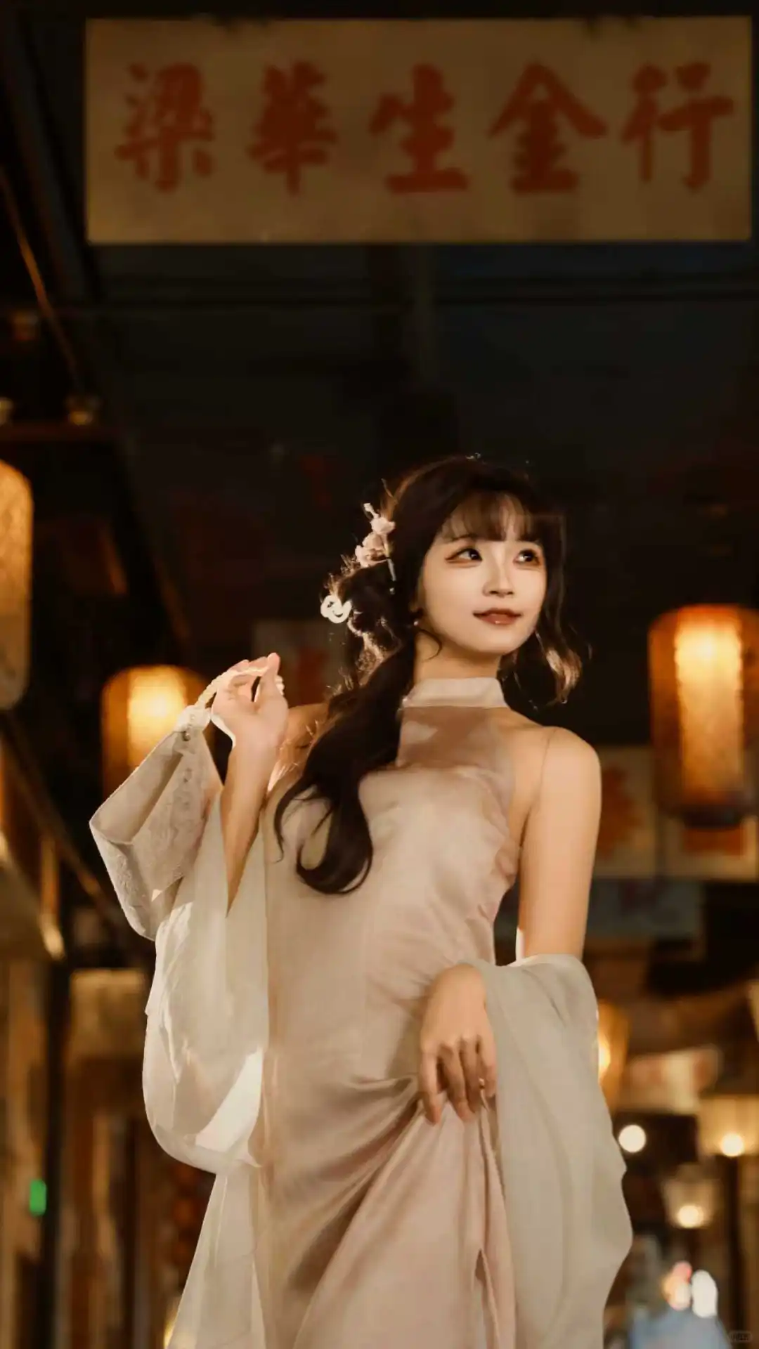 旗袍写真分享｜复古黄包车旁邂逅民国韵味✨