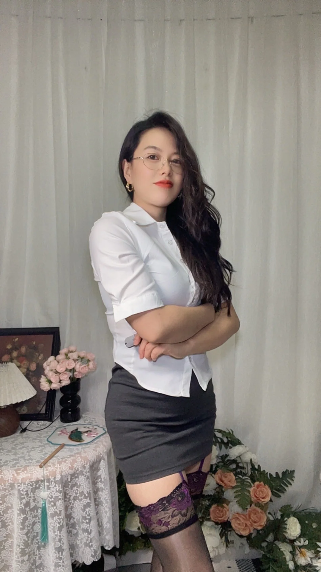 御姐，微胖，反差，白衬衣自拍