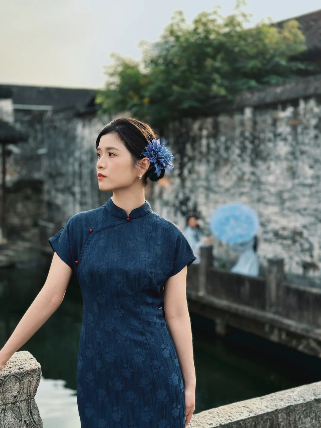 来绍兴穿旗袍啦