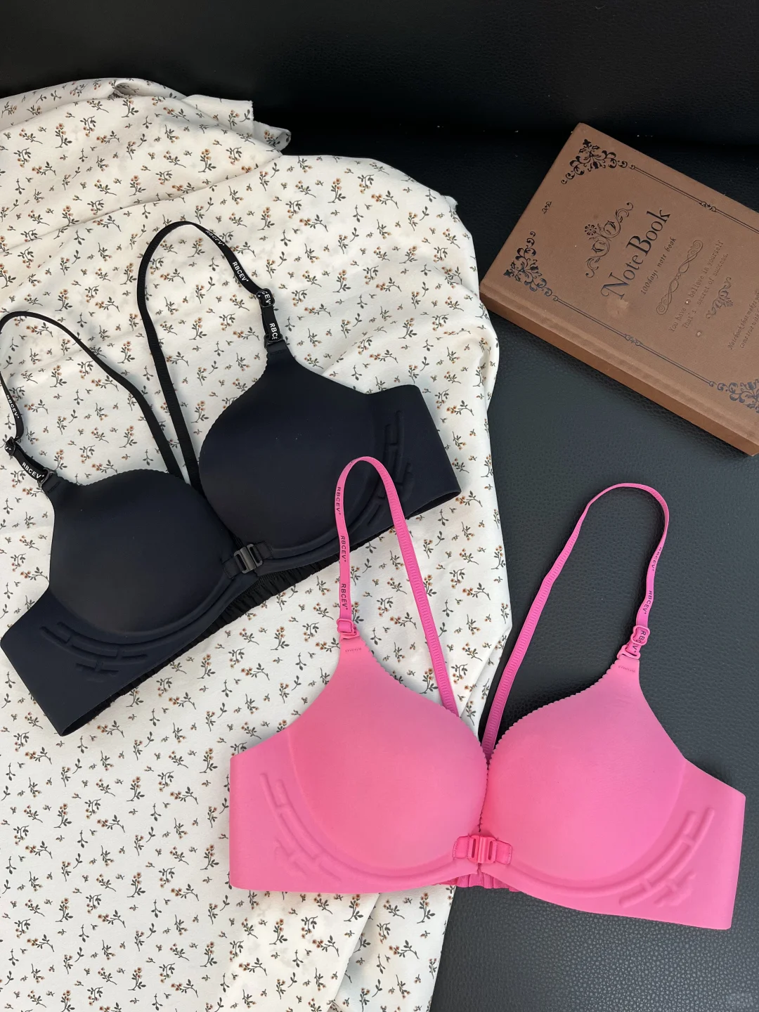 圆圆爆沟太绝😭其他聚拢 bra 都输惨了！