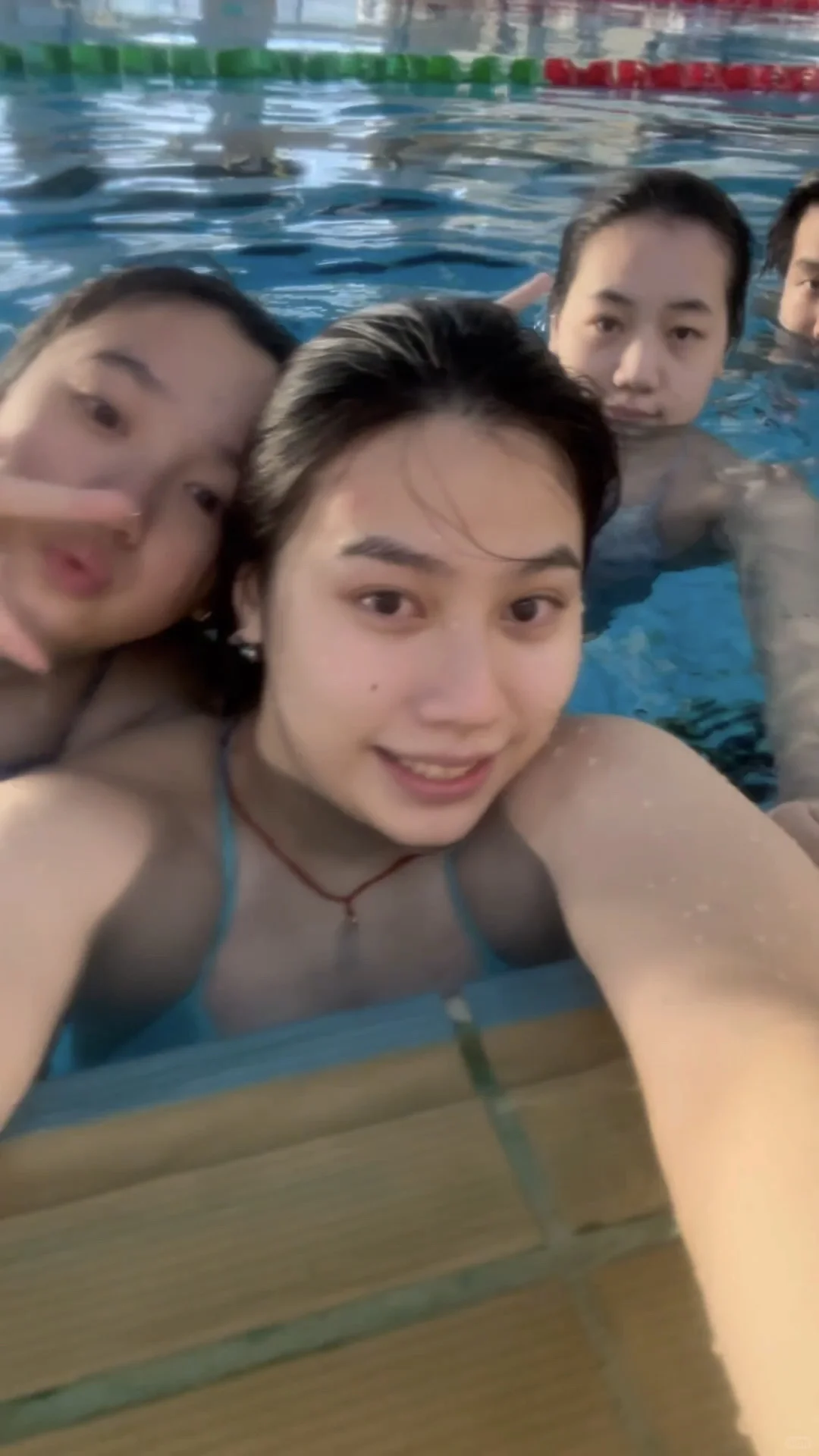 快来和我一起游泳吧