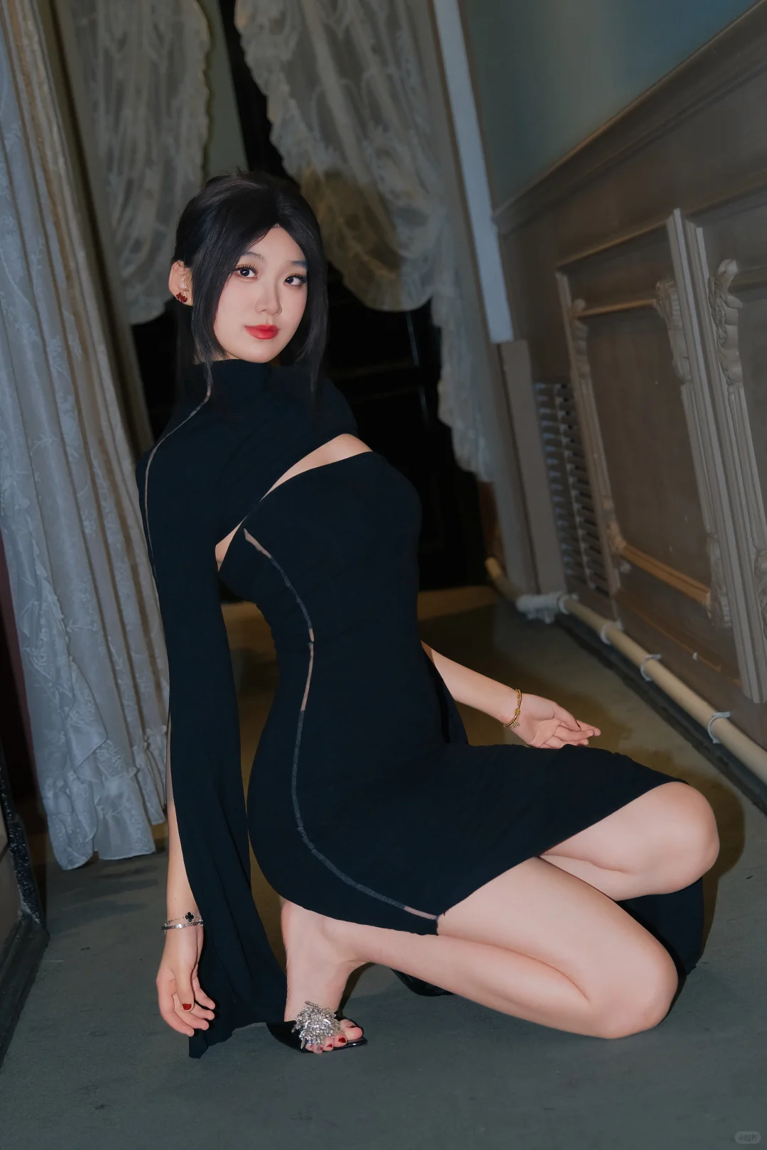 新中式旗袍杀疯了！把东方美穿成暗夜玫瑰