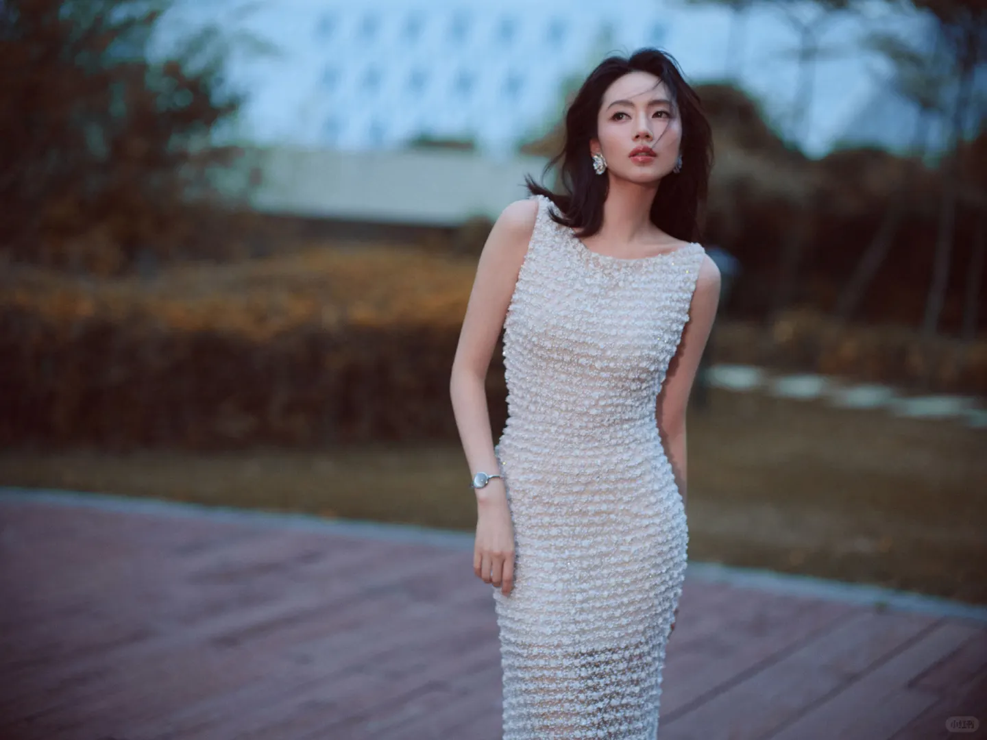 刘惜君性感露背裙